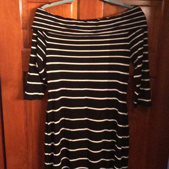 White House Black Market Off the Shoulder Dress - Picture 4 of 4